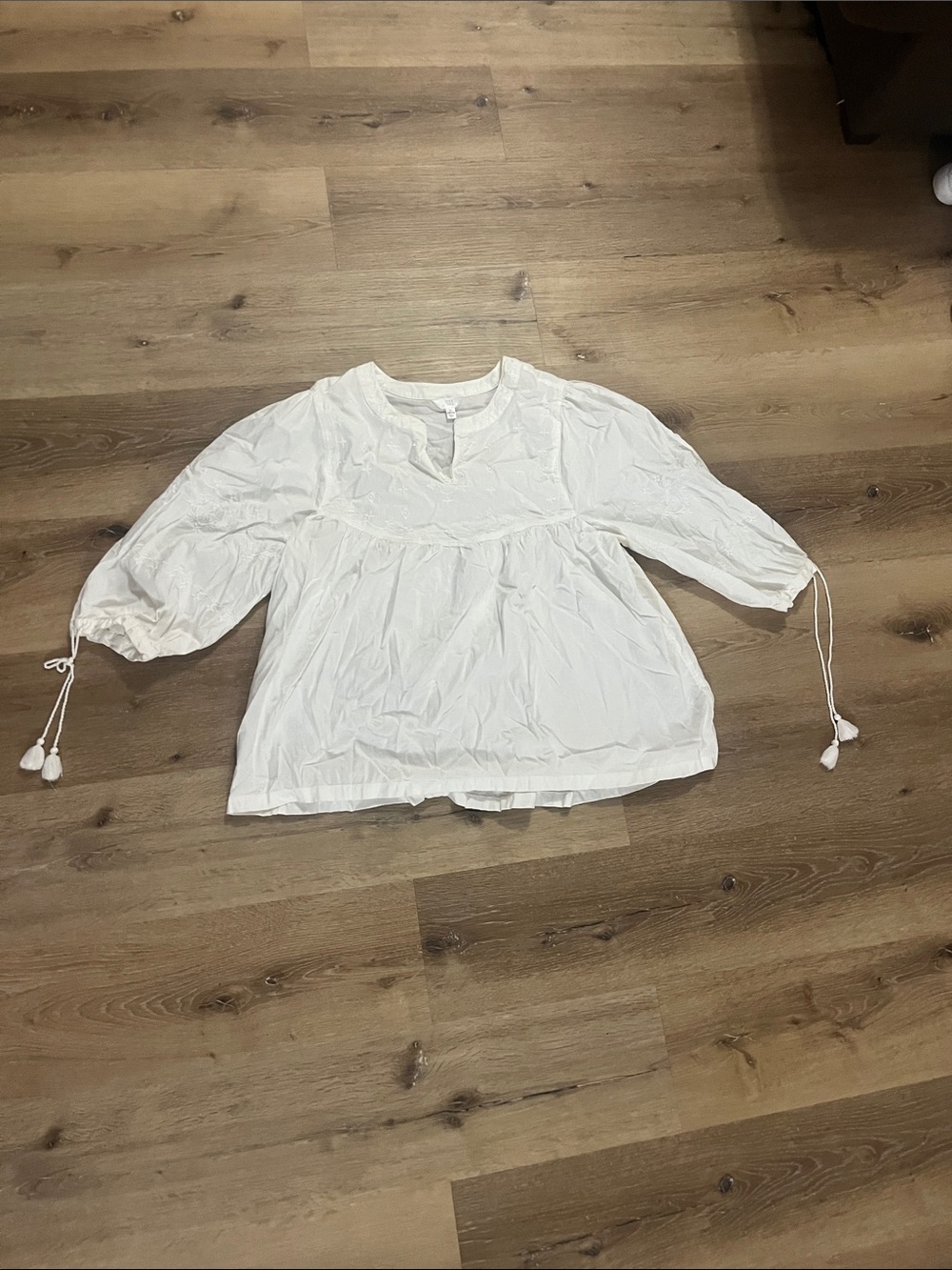 Time and Tru White Embroidered Split Collar Top